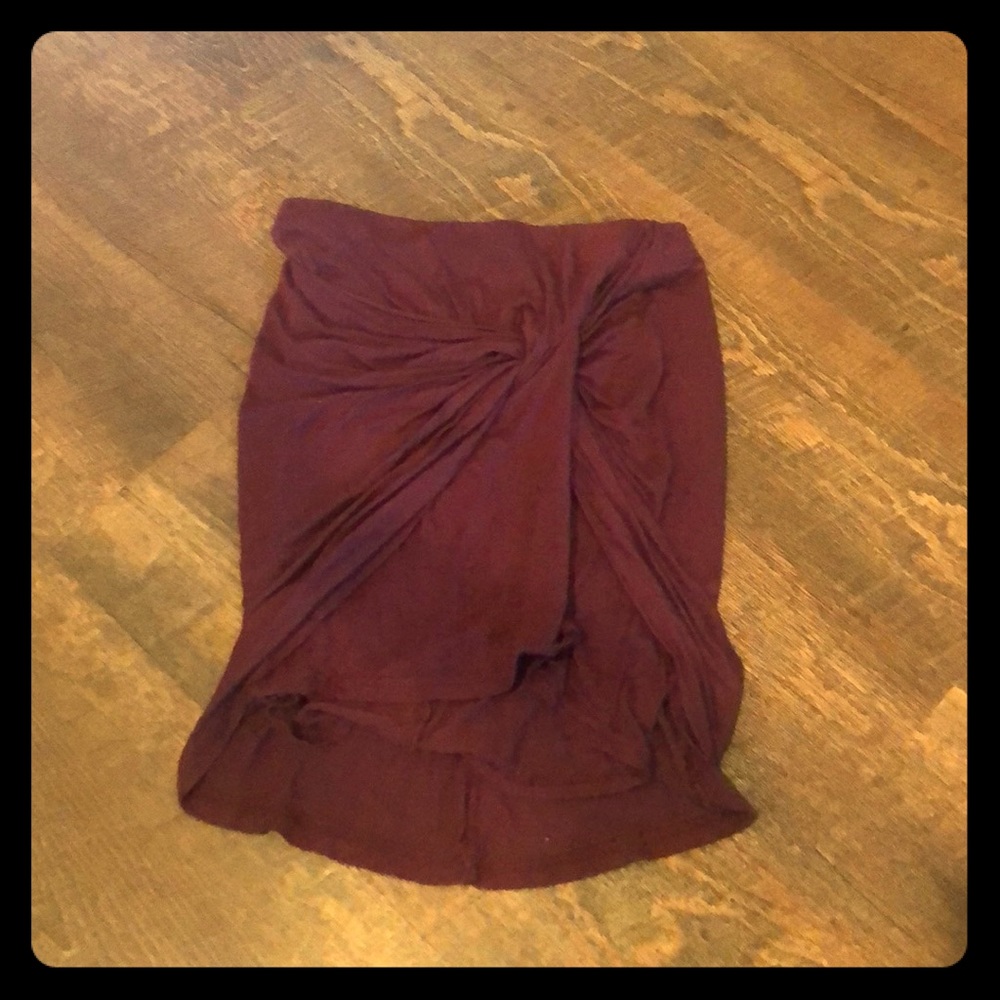 Rue 21 maroon skirt